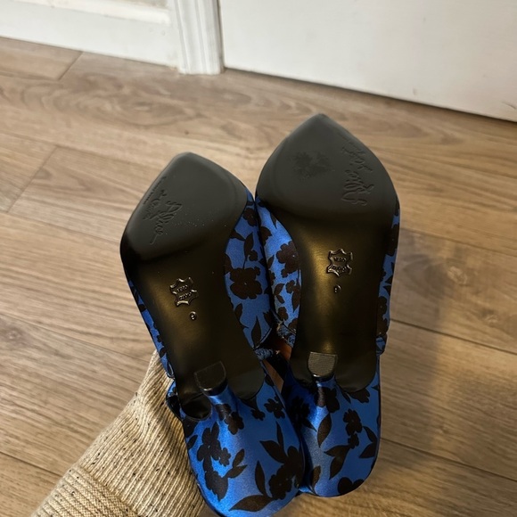Alice and Olivia Marrgo Leather Kitten Heel Mule Blue and Black Floral - Picture 7 of 8